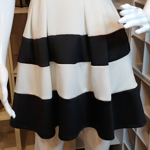 CRYSTAL DOLL CUT-OUT SCUBA FIT & FLARE DRESS S - Picture 5 of 11